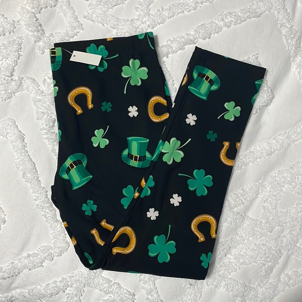 St. Patrick’s Capri Sueded Leggings
